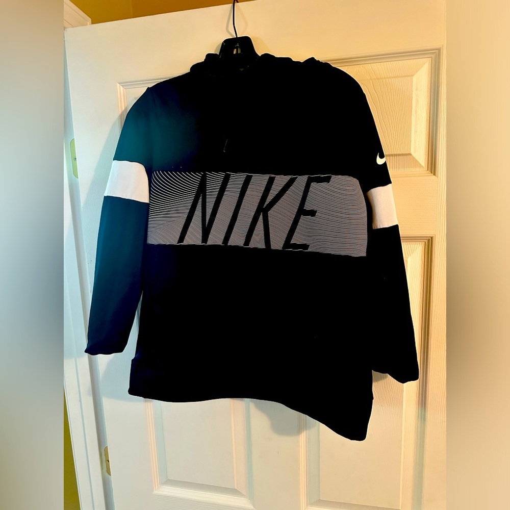 Nike Dri-Fit Medium Hoodie